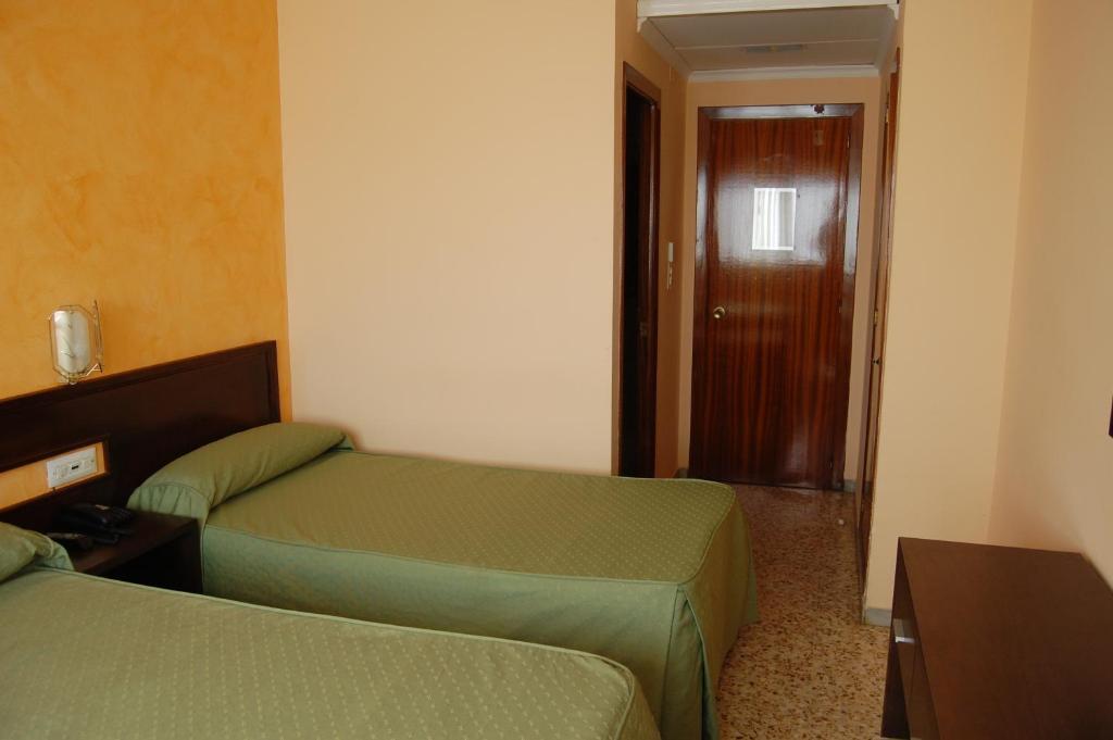 Hotel Balfagon Calanda Pokoj fotografie