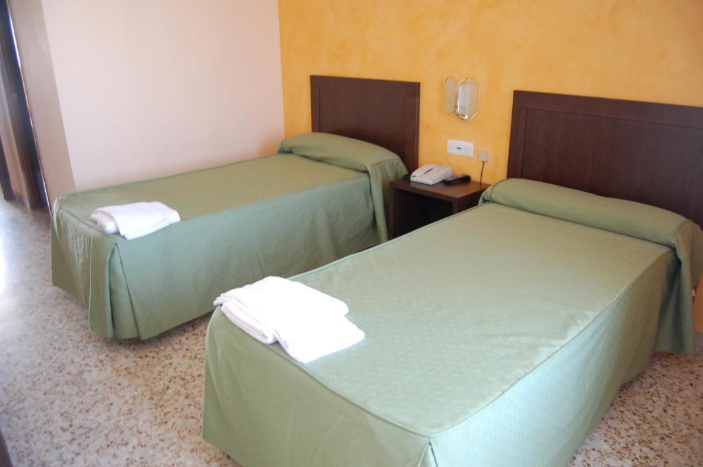 Hotel Balfagon Calanda Pokoj fotografie